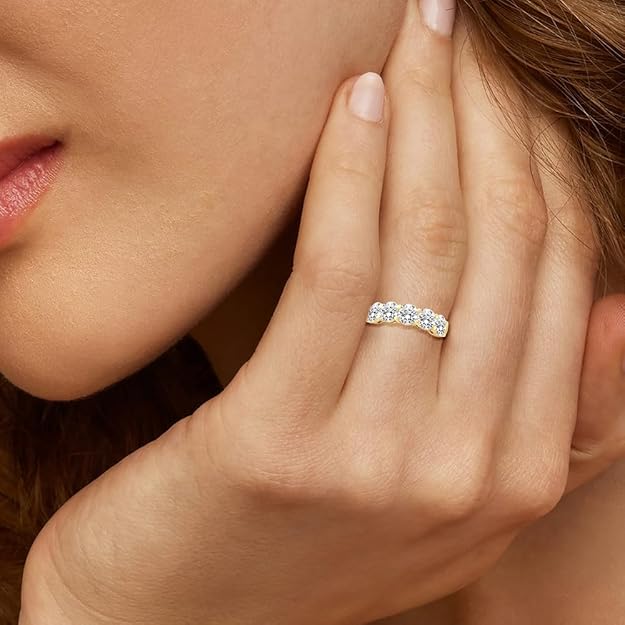 14k Gold Round Lab Grown Diamond 5-Stone Anniversary Ring D-E Color, VS Clarity