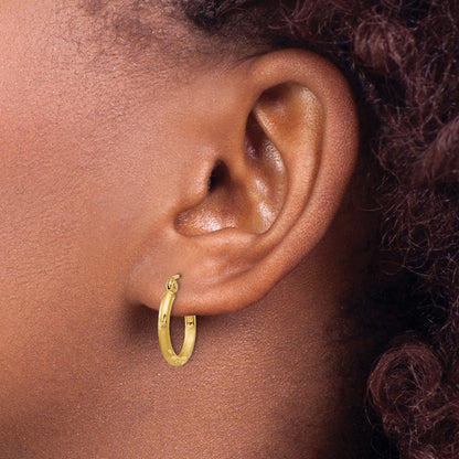 14k Yellow Gold Satin and Diamond-Cut 2mm Round Tube Hoop Earrings